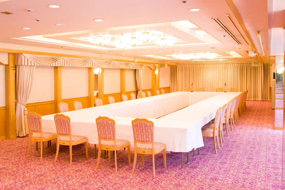 Tokyo Grand Hotel 43/48