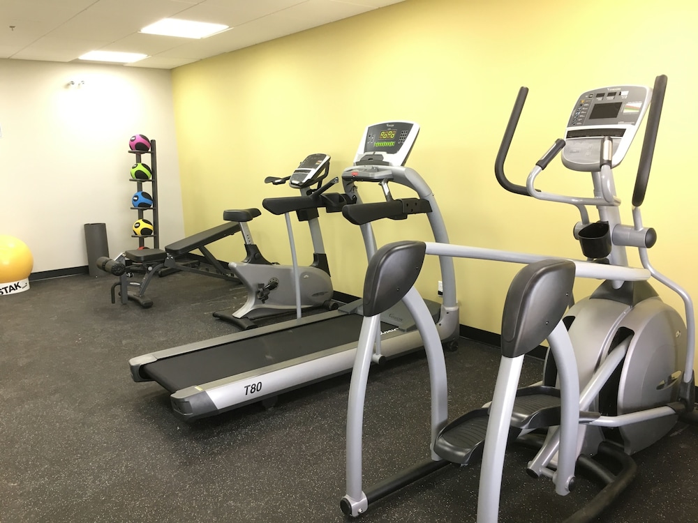 Fairfield Inn & Suites by Marriott Airdrie 34/54