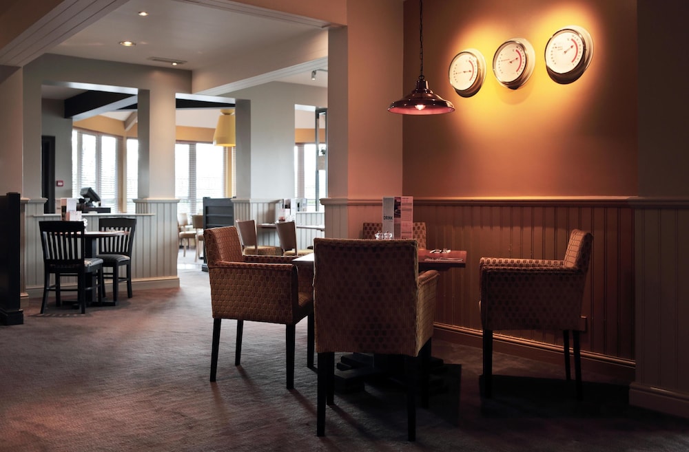 Premier Inn Darlington East (Morton Park) 33/49