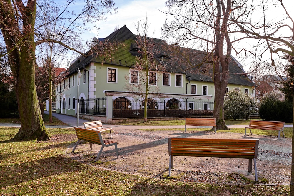 Rozmbersky Dvur 40/47