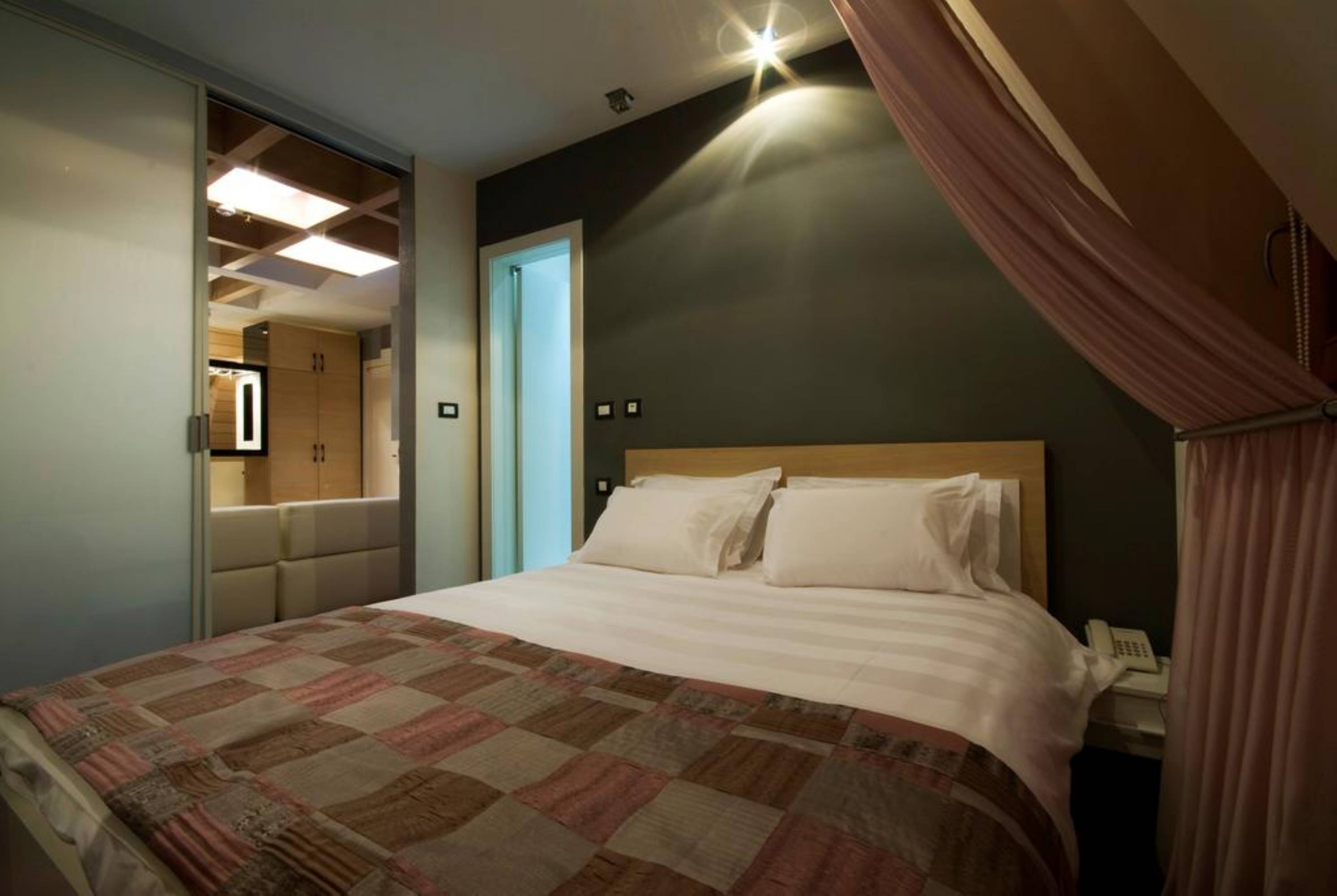 Luxury, Apartment