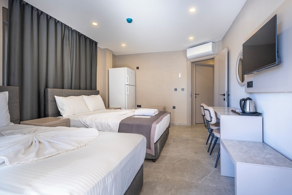 2 BEDROOMS, FAMILY, CITY VIEW