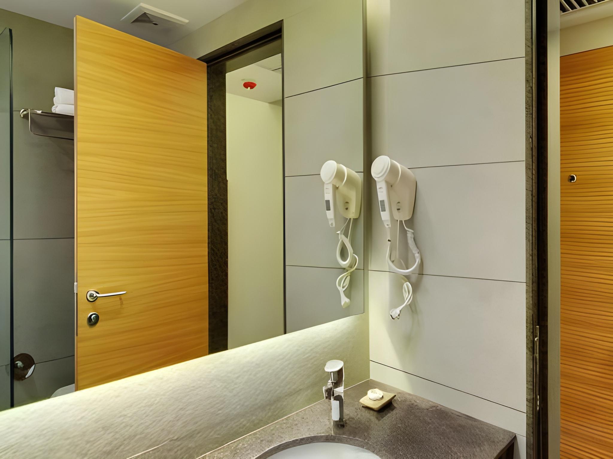 Click Hotel Junagadh 23/23