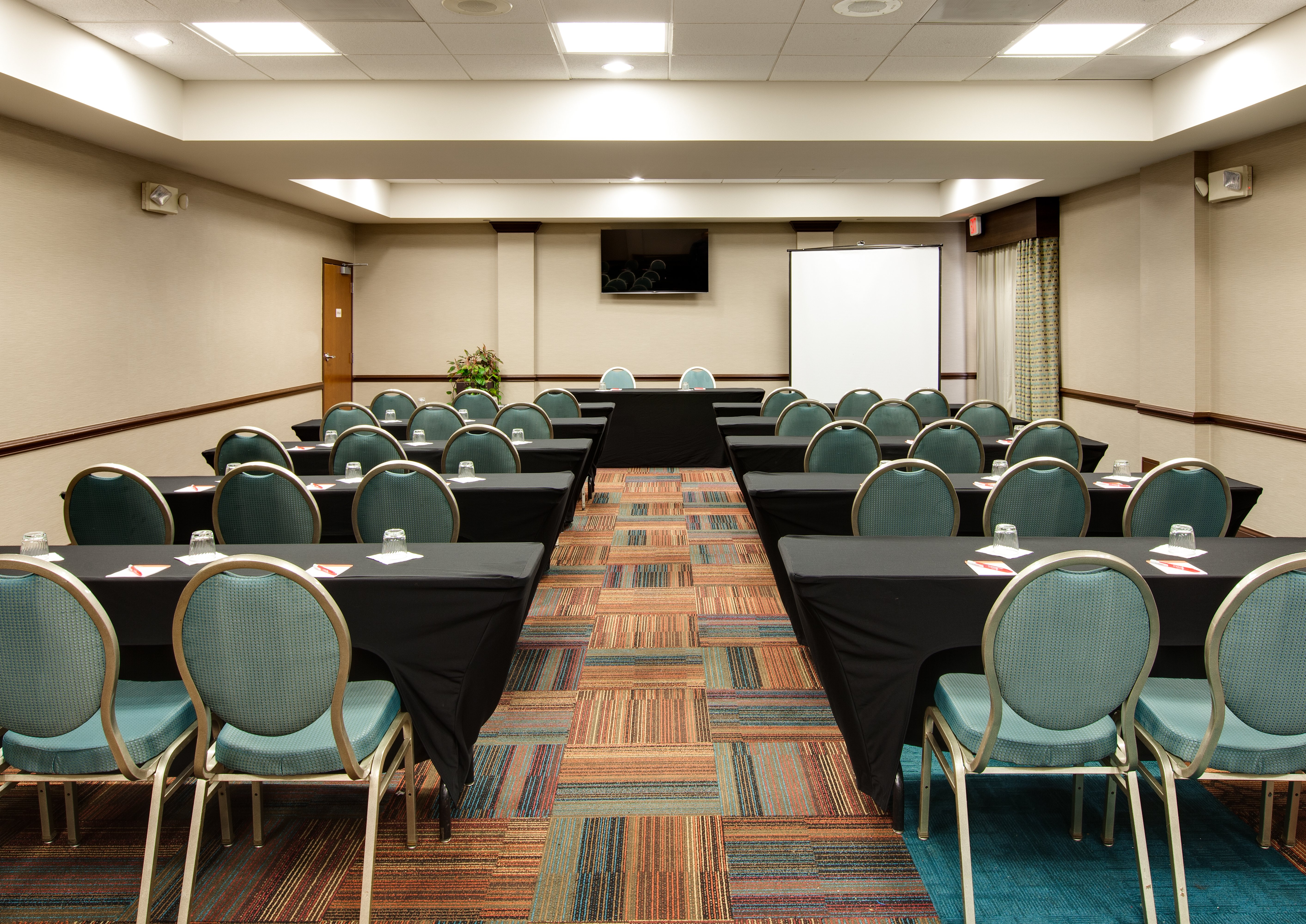 Hotel Indigo Vernon Hills 29/37