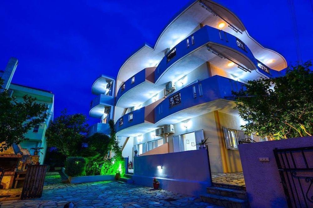 White Villa photo1