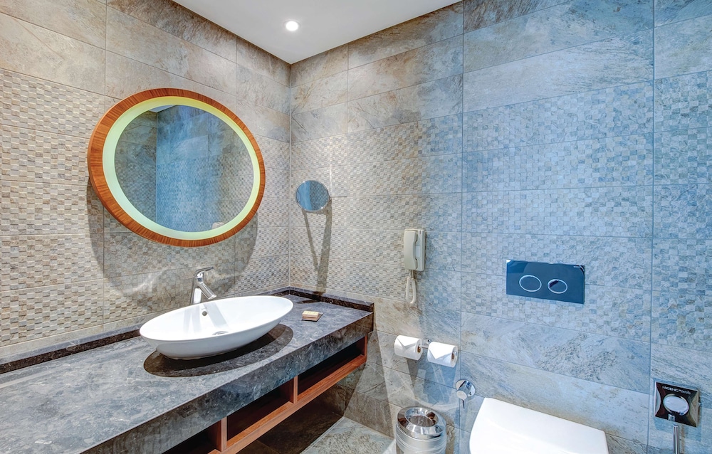 Doubletree By Hilton Istanbul Piyalepasa 36/82