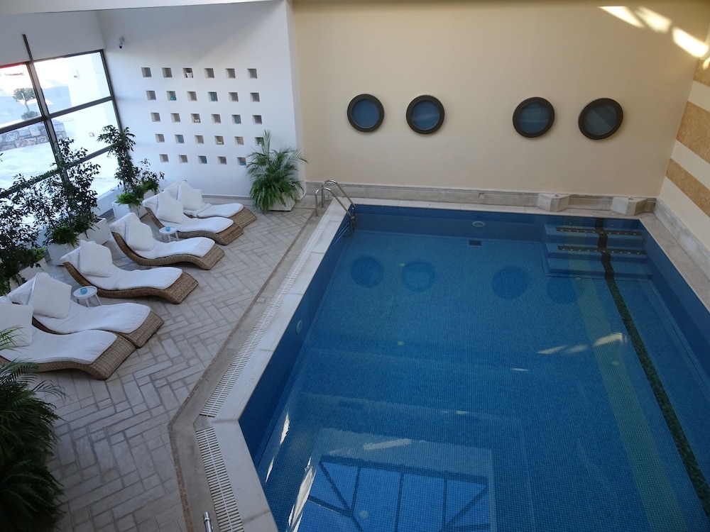 Delina Mountain Spa Resort 11/86
