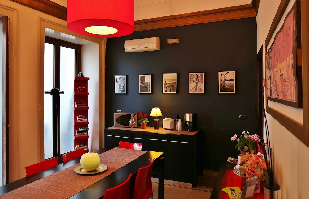 Bed and Breakfast Opera 42/72