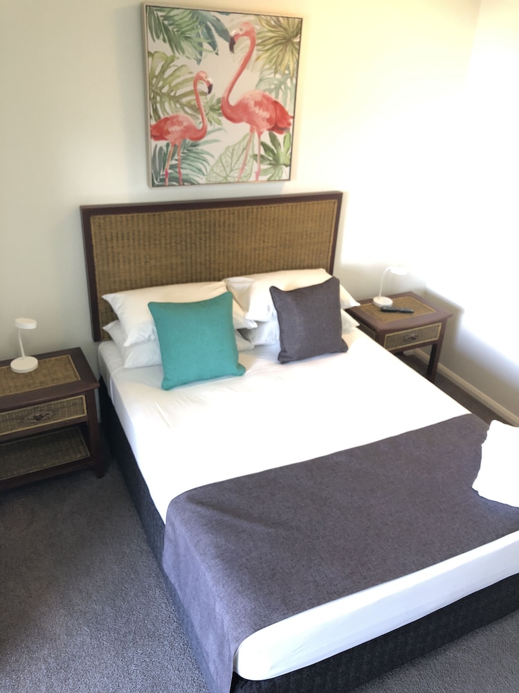 Elysium Apartments 14/68
