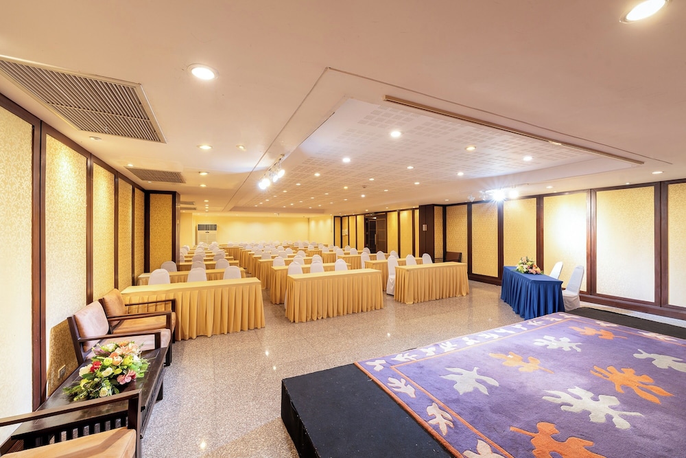 Royal Peninsula Hotel 35/66