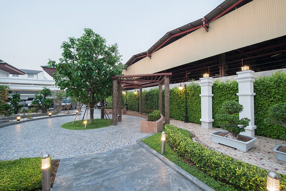 Nartsiri Residence And Hotel 1/35