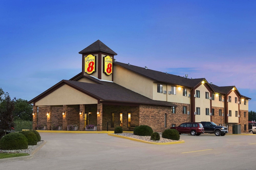 Super 8 By Wyndham Marion 3/25
