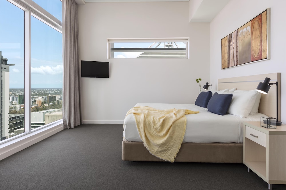 Oaks Brisbane Casino Tower Suites 12/50