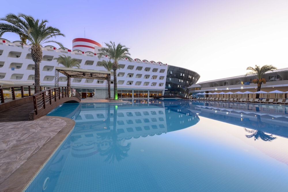 Transatlantik Hotel & Spa in KEMER
