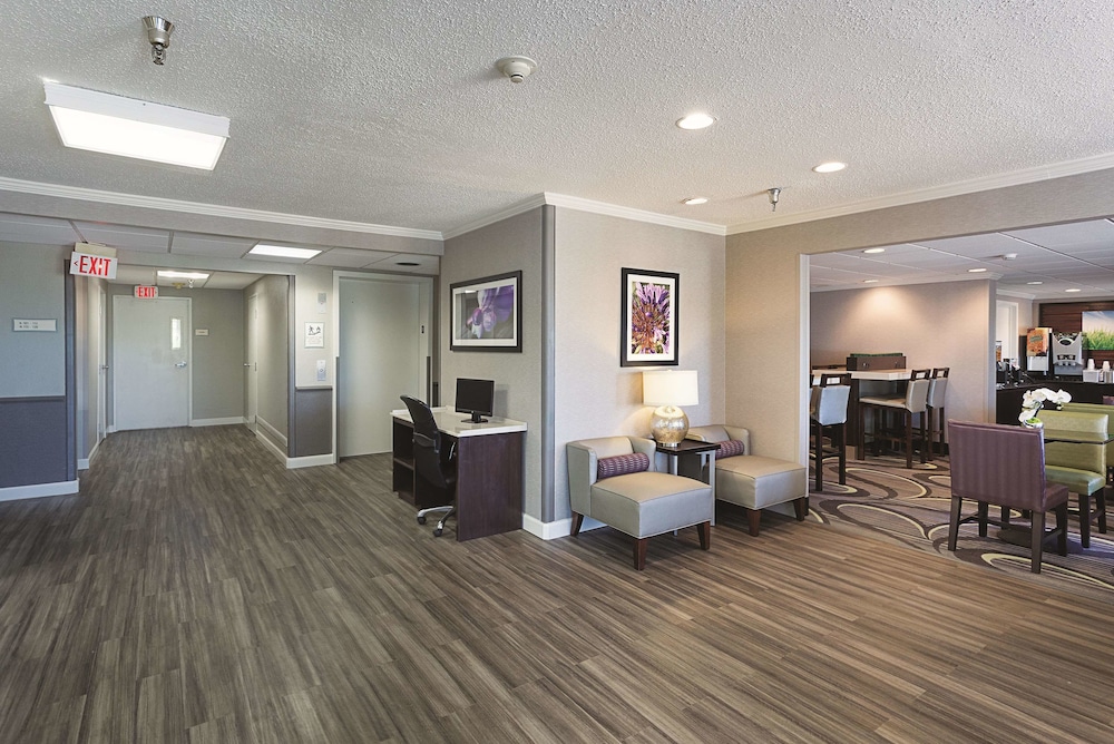 La Quinta Inn & Suites by Wyndham Baton Rouge Siegen Lane 41/55
