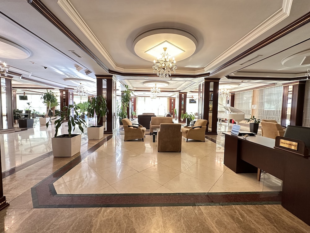 Modern Hotel Baku 41/55
