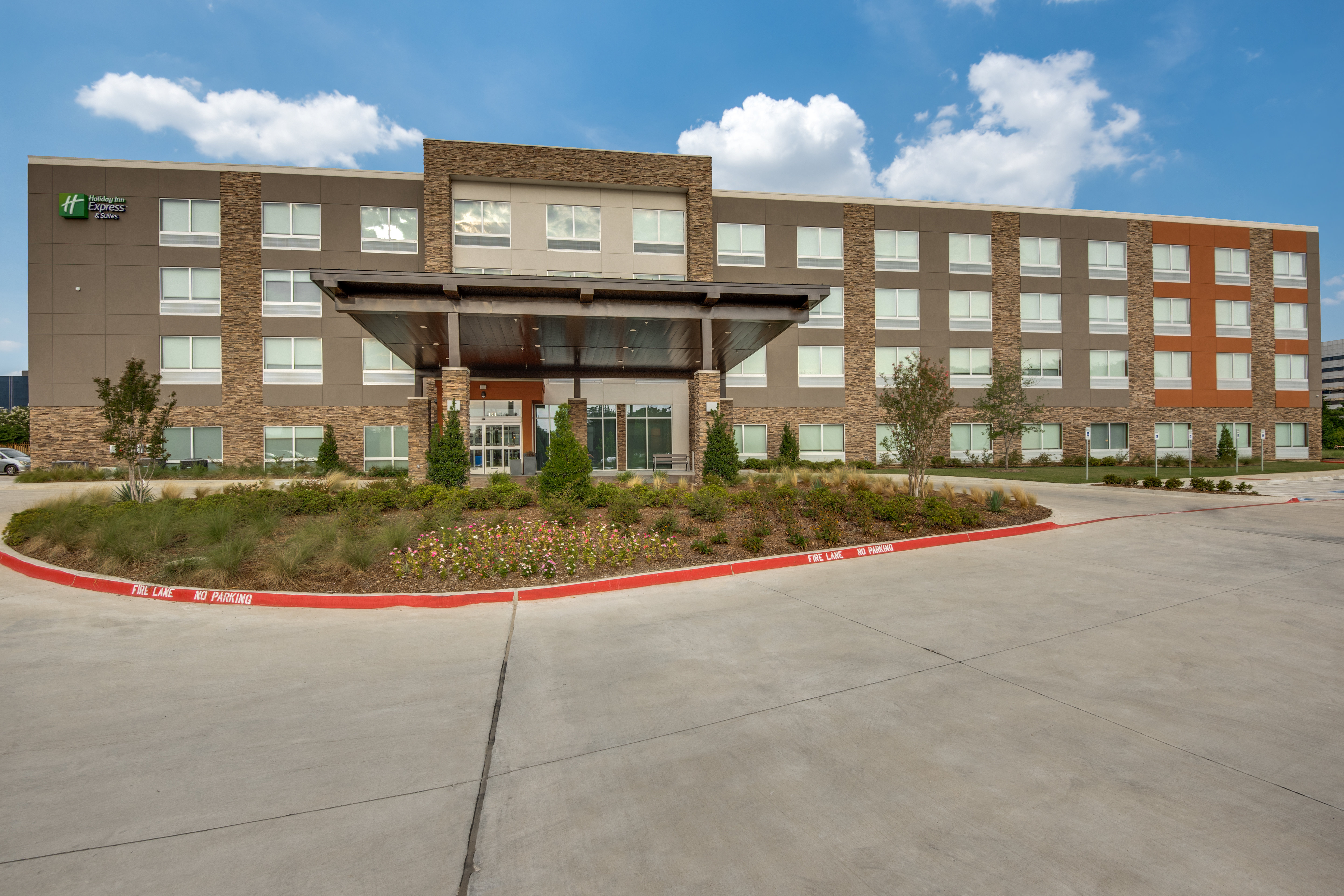 Holiday Inn Express And Suites Dallas North Addison 62/64