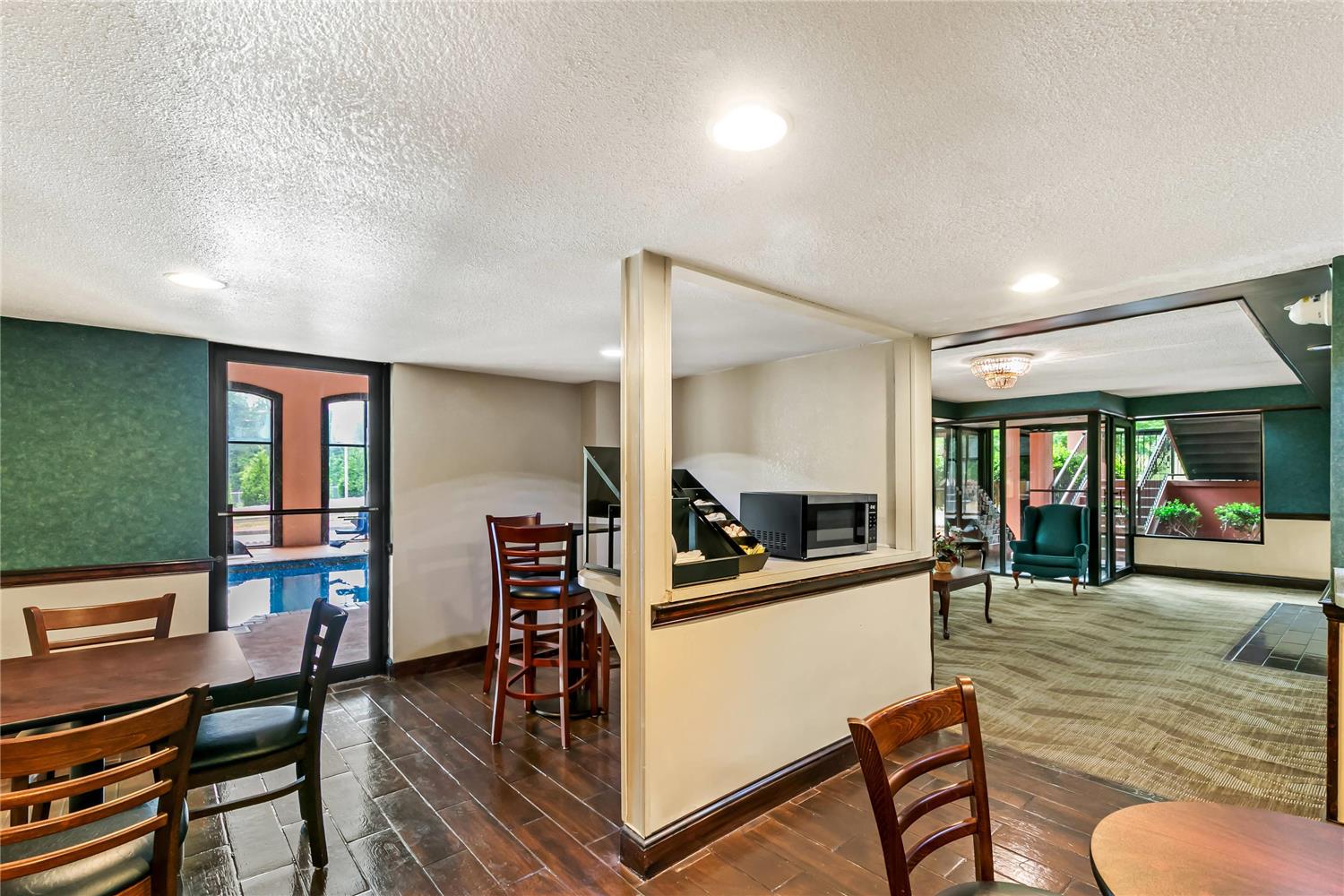 Econo Lodge Helen 7/8