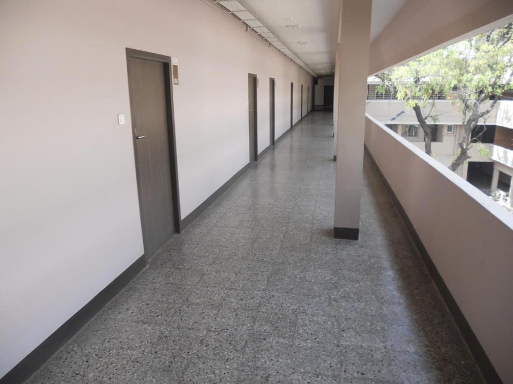 HOTEL SOWNTHARIYAM 17/30