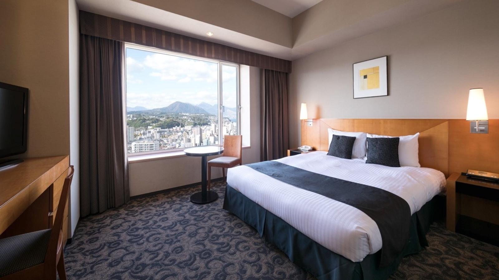 Deluxe, Double Bed, Night View