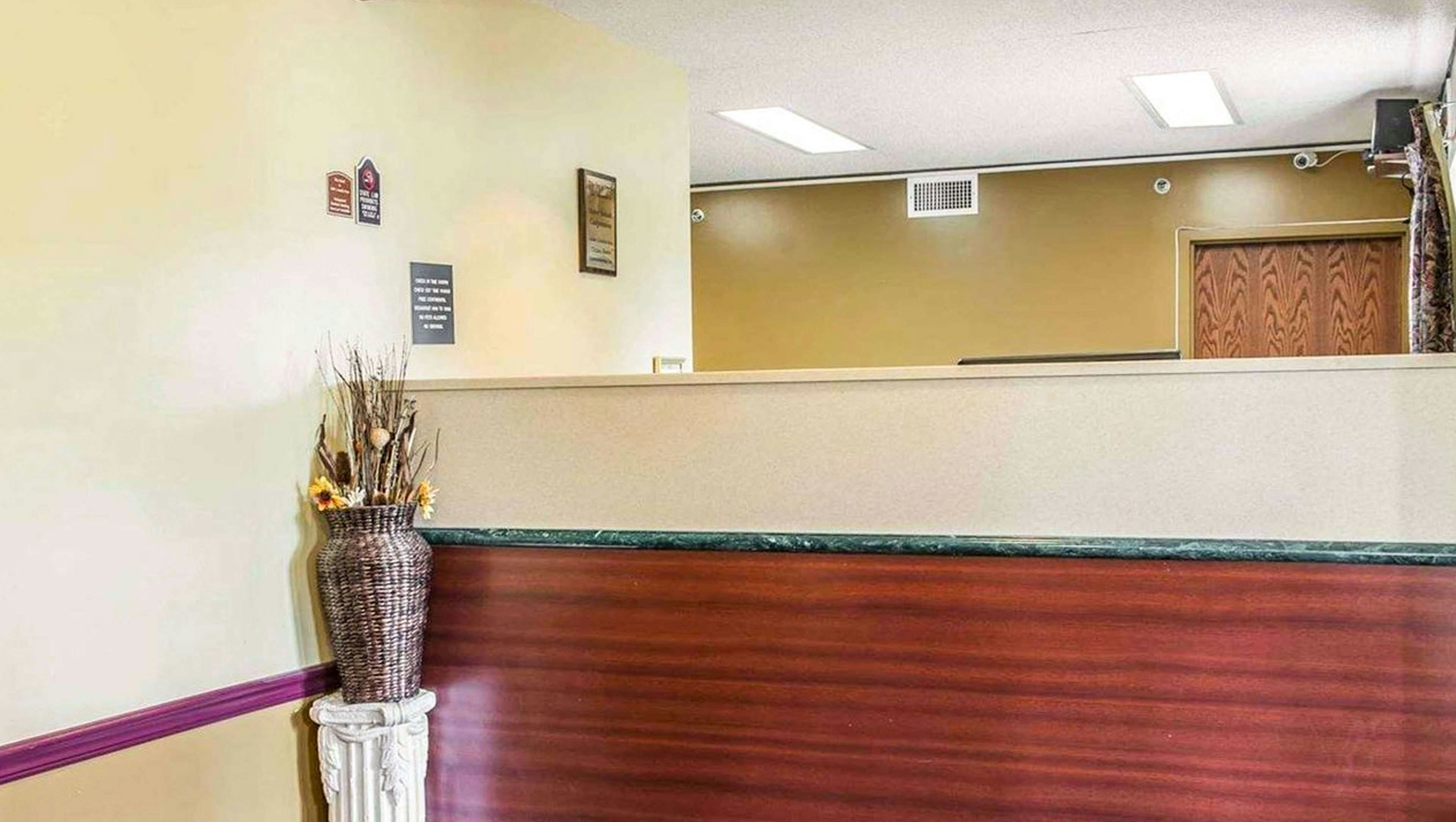 Econo Lodge Rockville 15/75