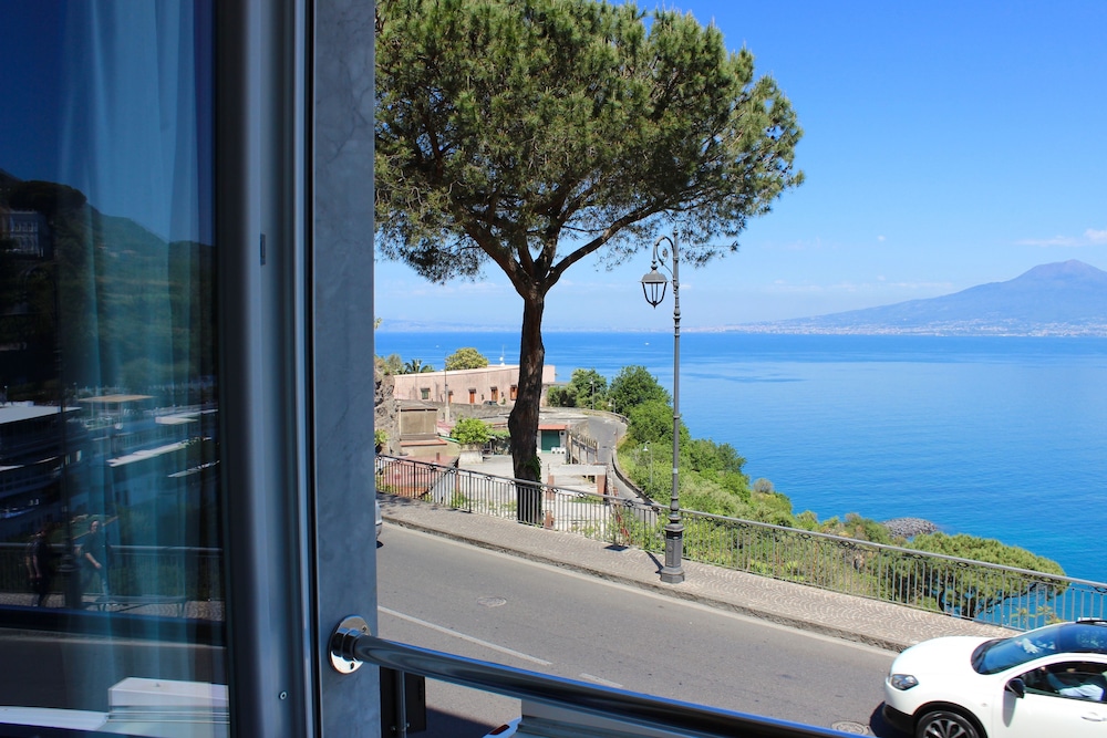Astoria Vico Hotel 62/64