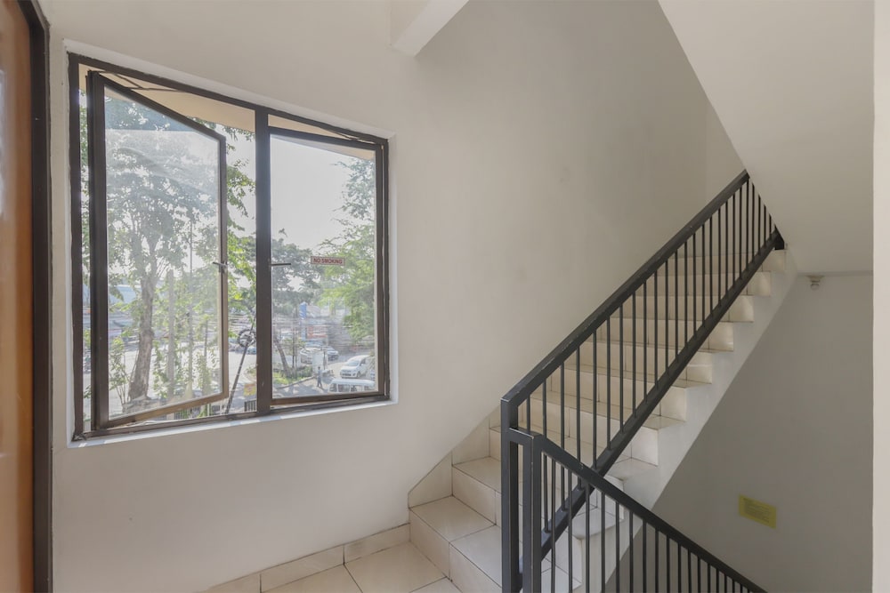 OYO 866 Idola Residence 23/27