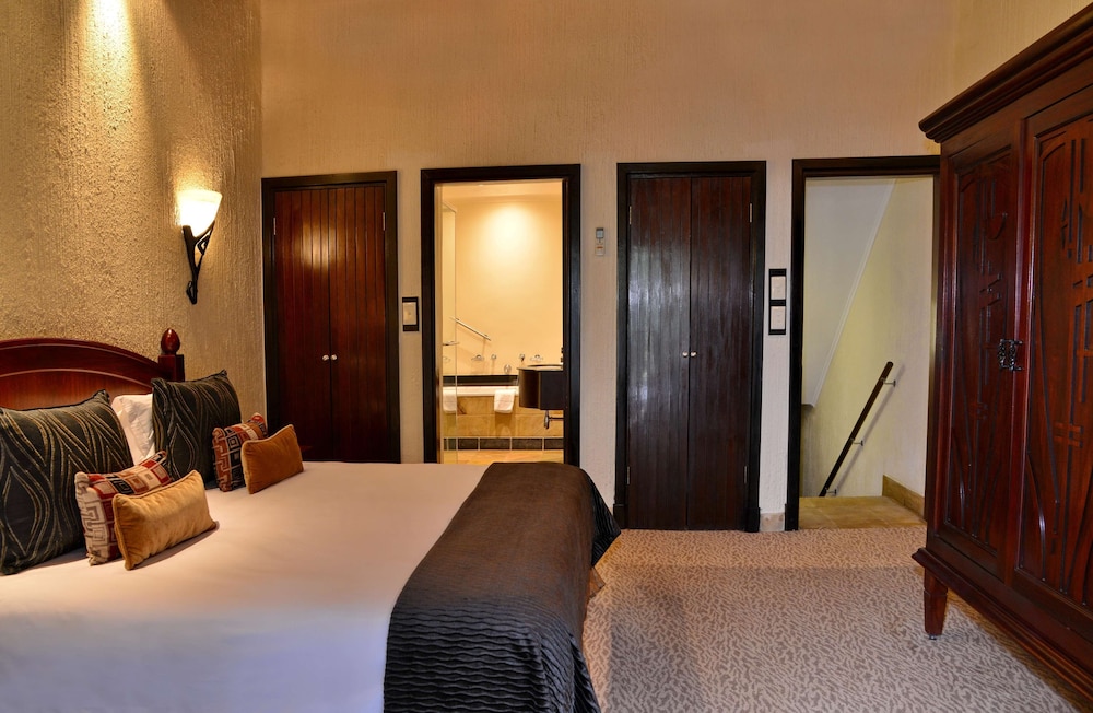 Kwa Maritane Bush Lodge 22/32