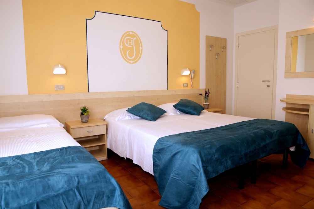 New Hotel Jolie 7/34