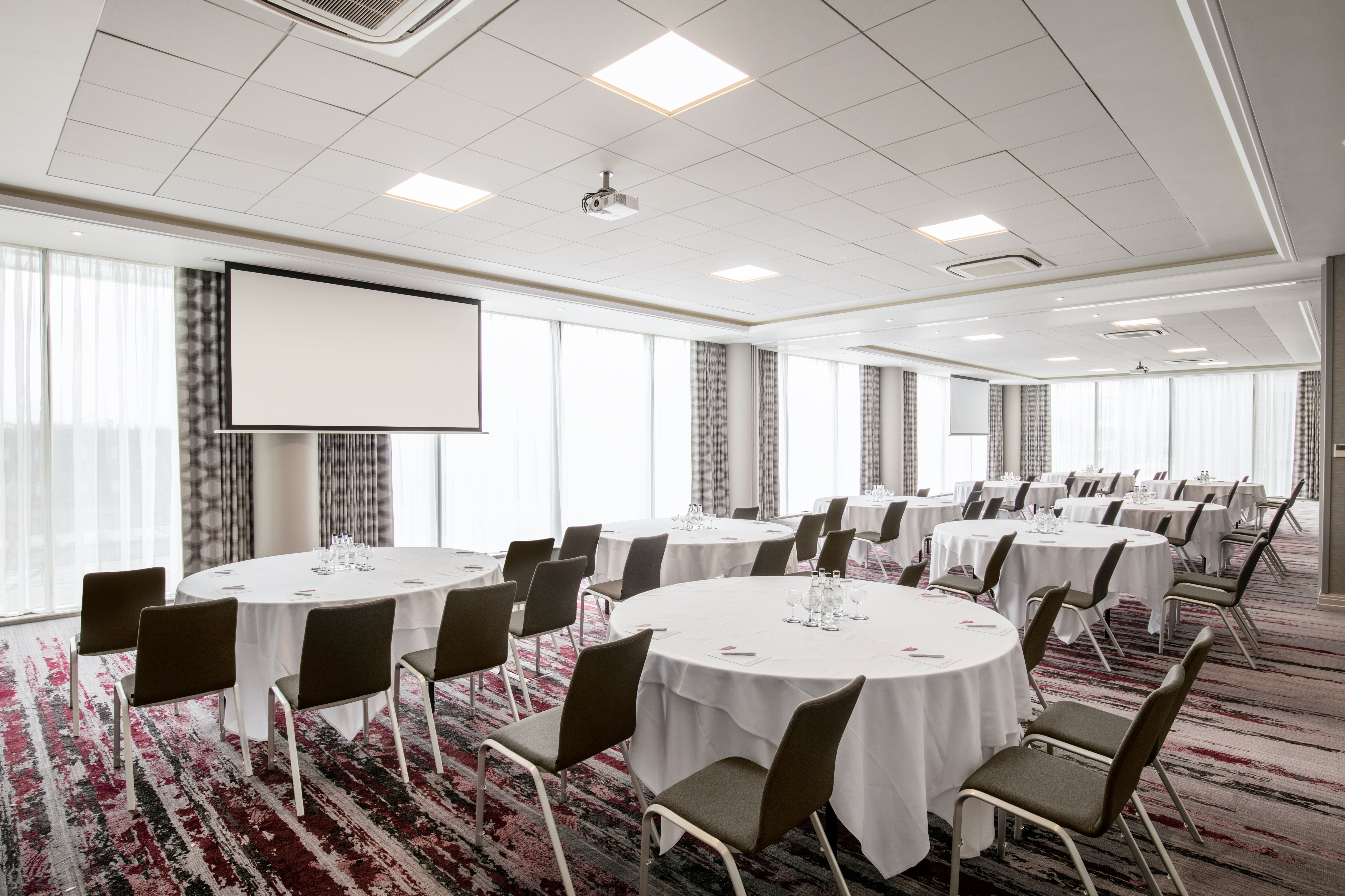 CROWNE PLAZA LONDON DOCKLANDS 54/71