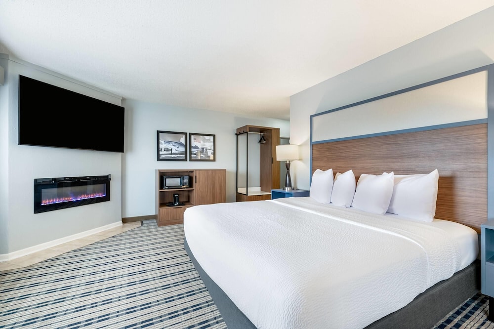 جناح بسرير كينج مع أريكة، Americinn By Wyndham Baudette 2/9