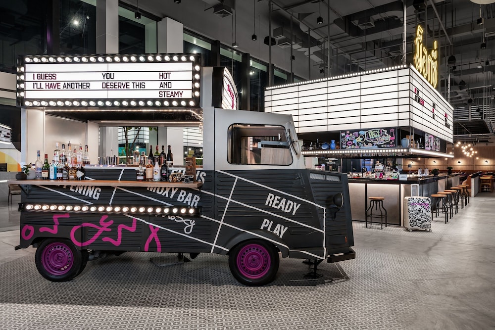 Moxy Bangkok Ratchaprasong 42/50