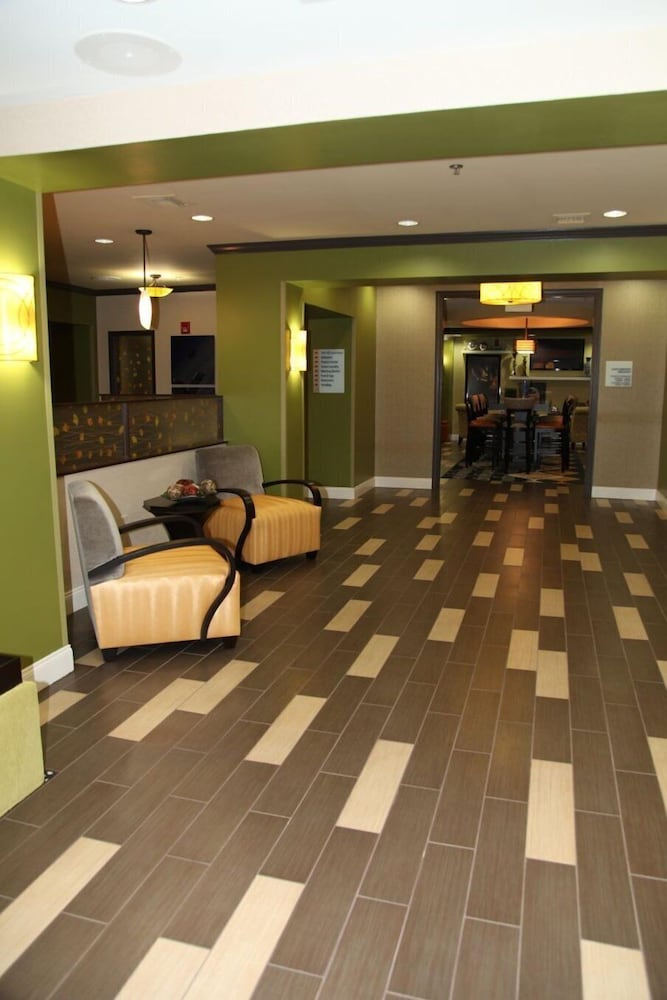 Holiday Inn Express Hotel And Suites Huntsville Airport 9/54