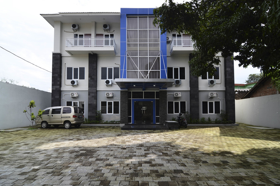 Reddoorz Plus Near Museum Keraton Surakarta 13/16