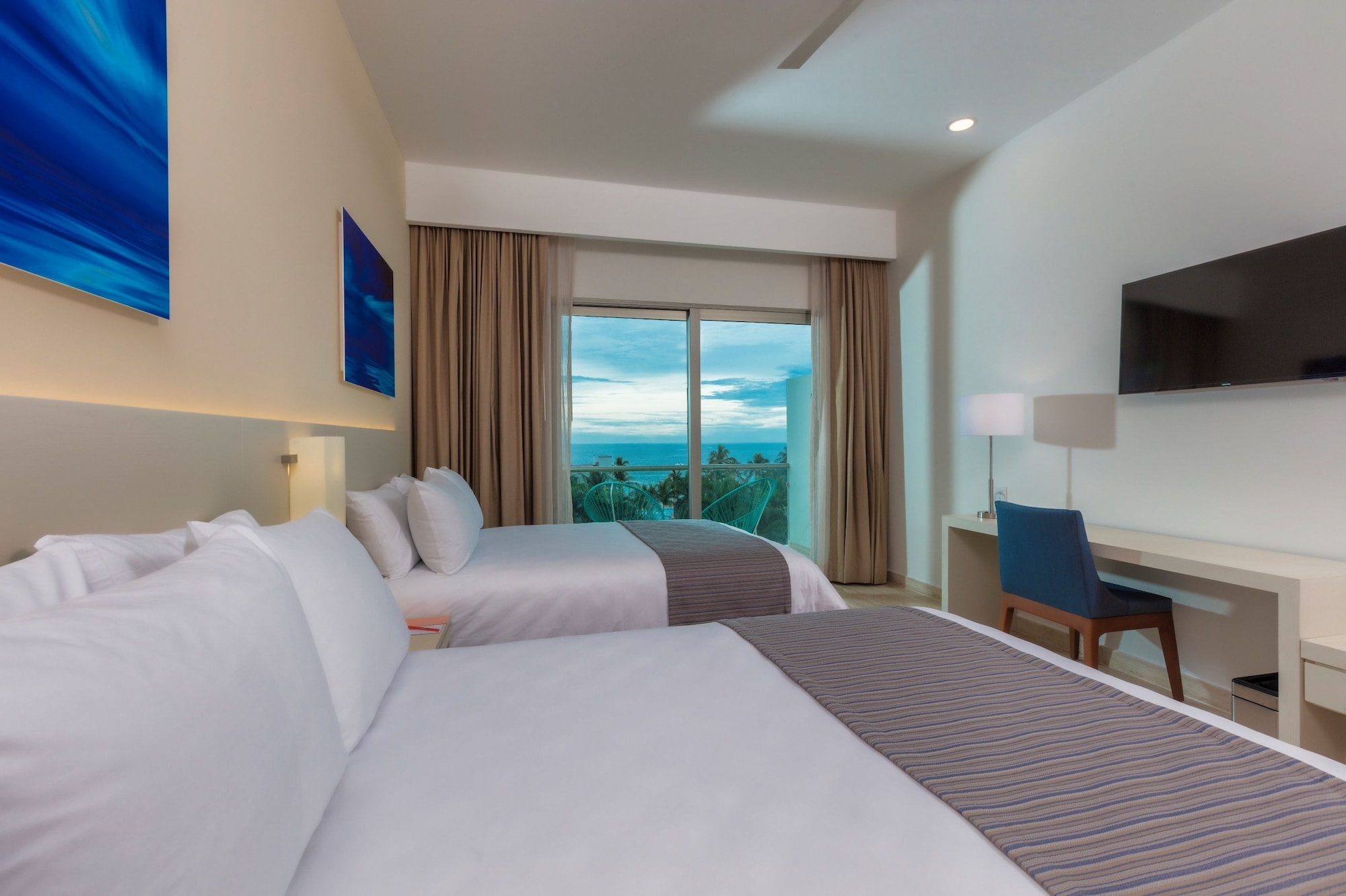 DELUXE, SEA VIEW