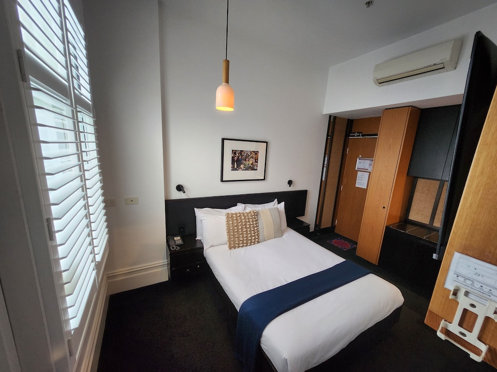 Middle Park Hotel 19/63