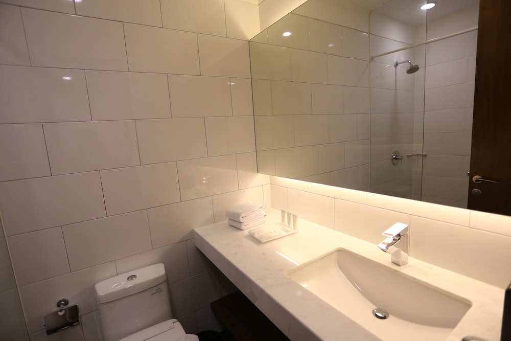 Veranda Serviced Residence @ Puri 34/74