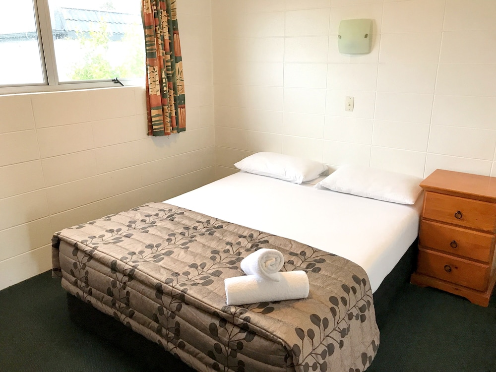 Greenview Motel 10/50