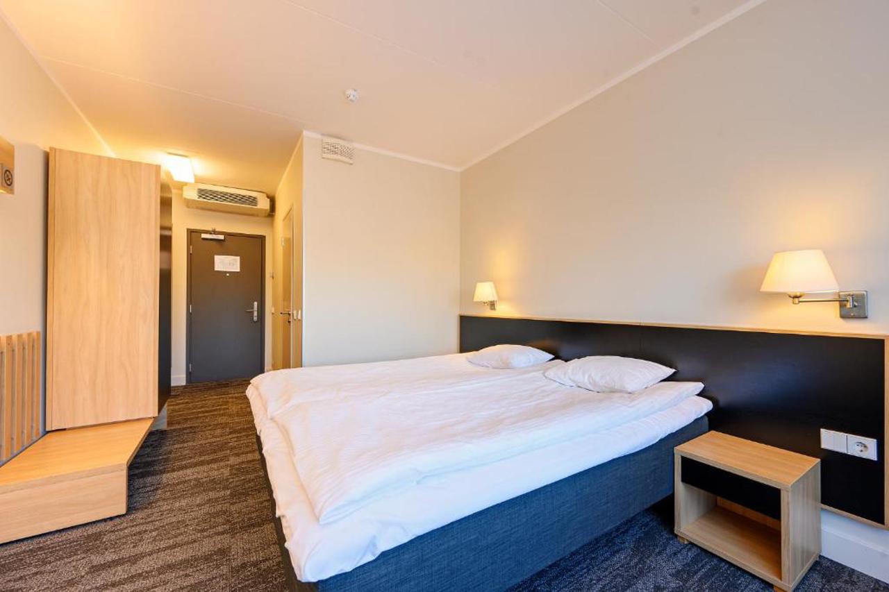 Dorpat Hotel 19/66