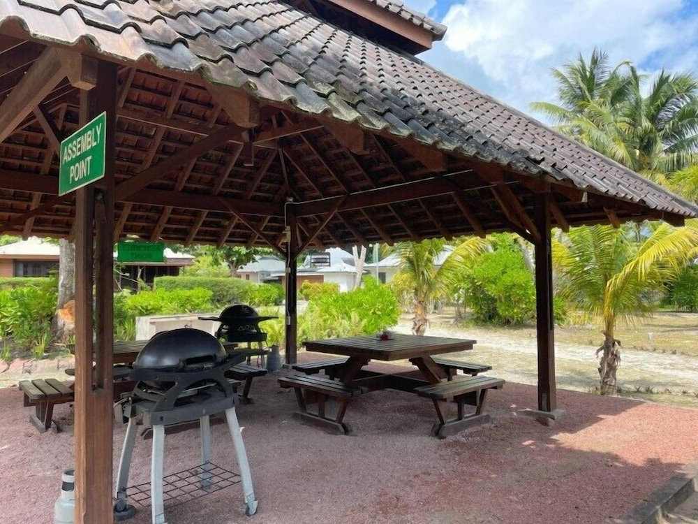 Heliconia Grove 16/46