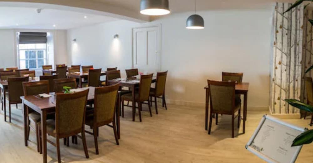 Cairn Hotel - Edinburgh 45/60