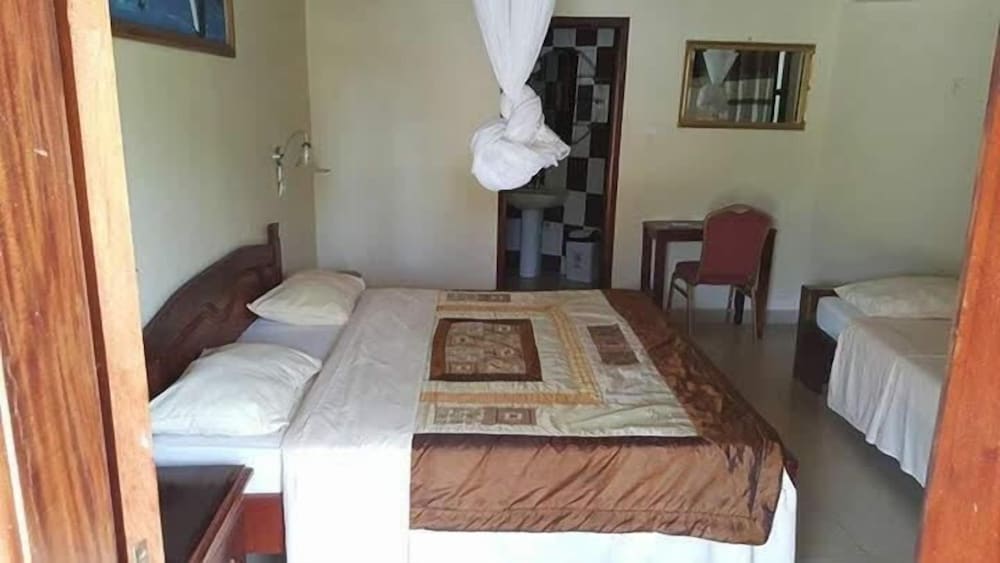 Room at Hotel & Campement du Lac Rose, NIAGA