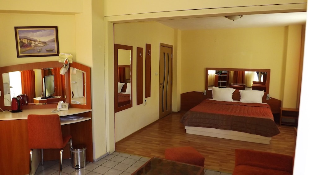 Palitra Family Hotel 13/35