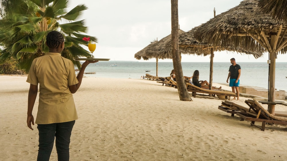 Smiles Beach Hotel 12/57
