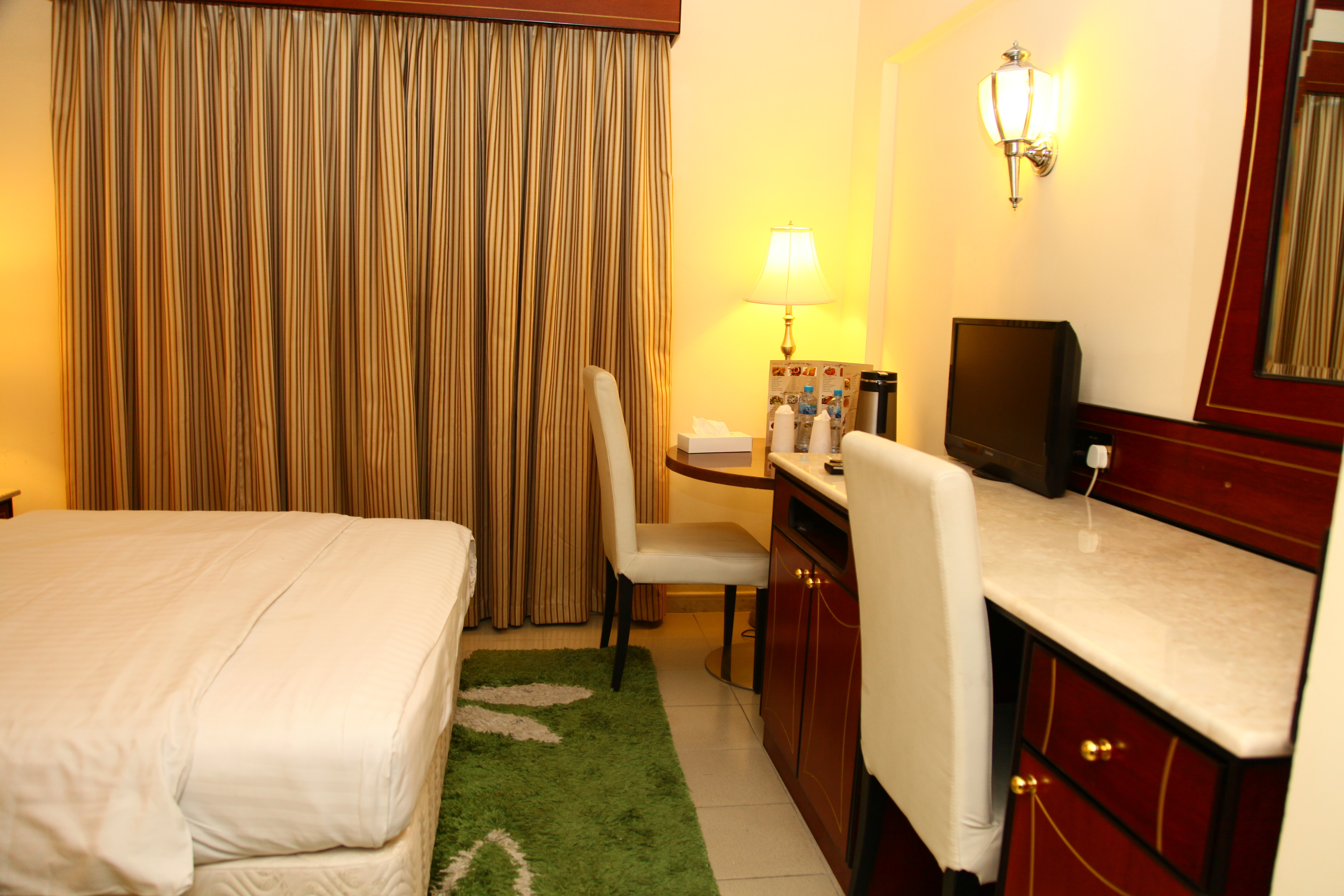 غرفة قياسية بسرير كينج، Saffron Hotel 6/10