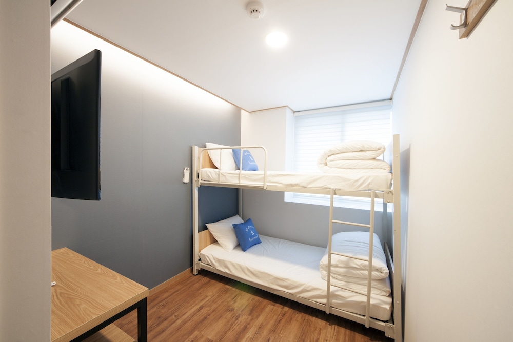 ROOM, TWIN BEDS, BUNK BED