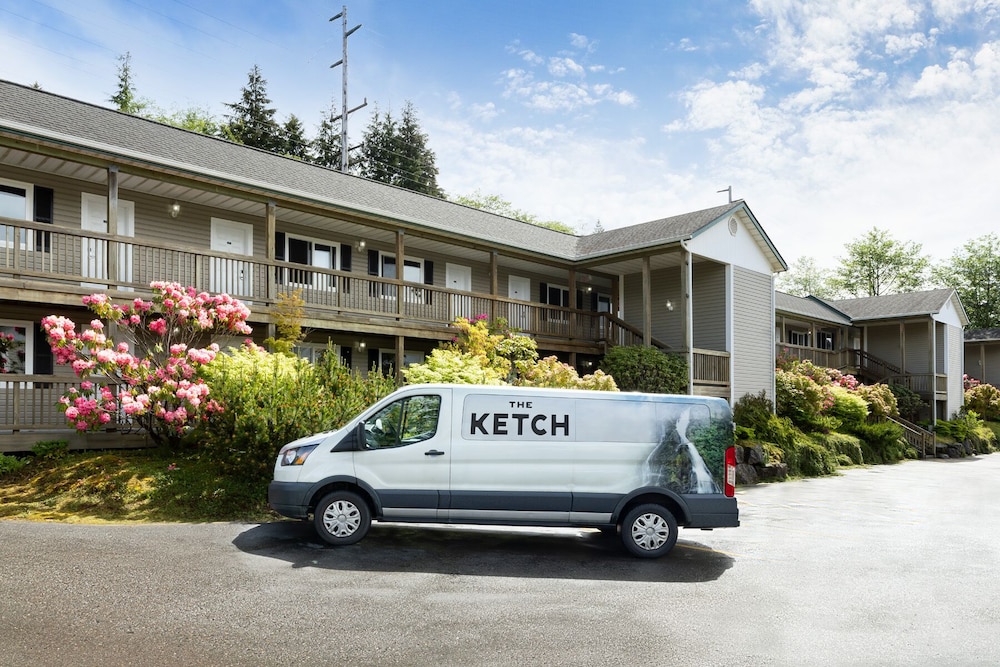 The Ketch Inn and Marina 9/65