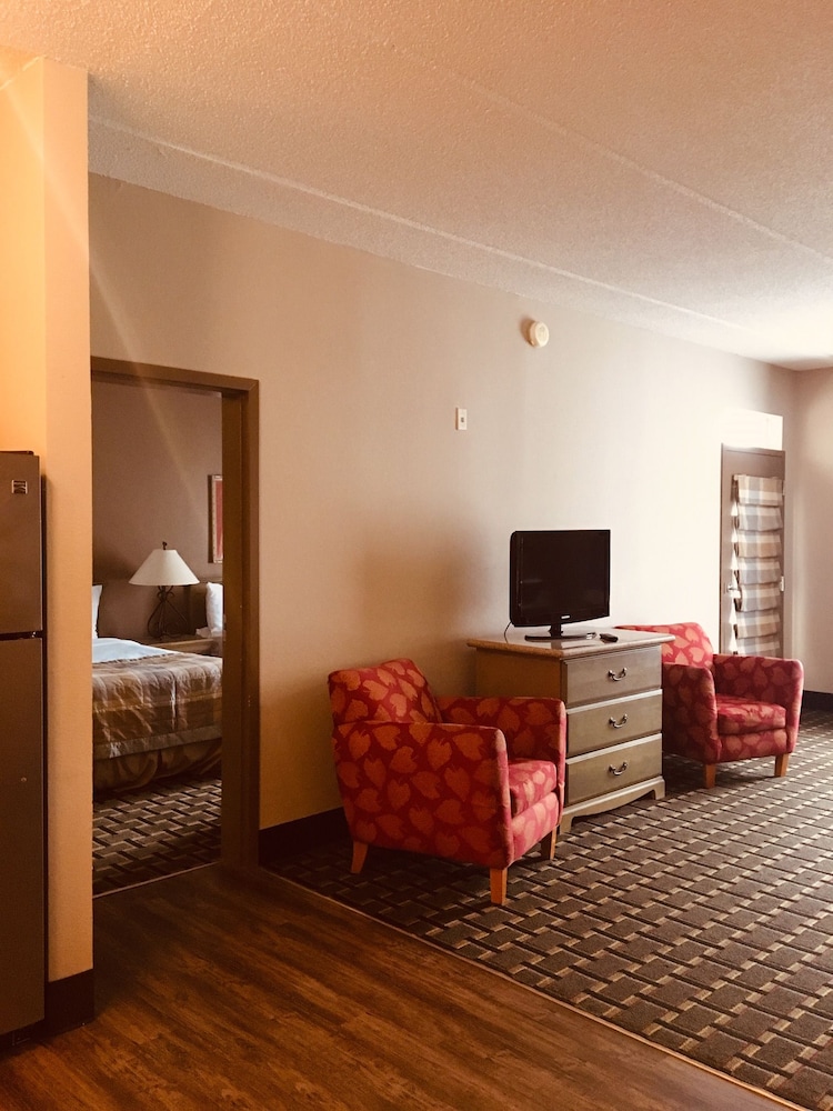 Hawthorn Extended Stay by Wyndham Conyers 29/40