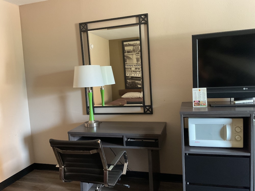 Super 8 by Wyndham Chattanooga/East Ridge 25/53