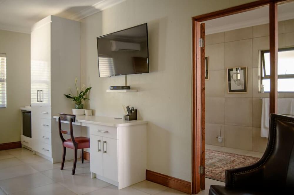 The Reserve Boutique Hotel 30/33